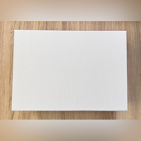 Dior Empty White Pebble Box w/ Ribbon Key Chain Fob Tissue Gift + Receipt Holder - Picture 3 of 11